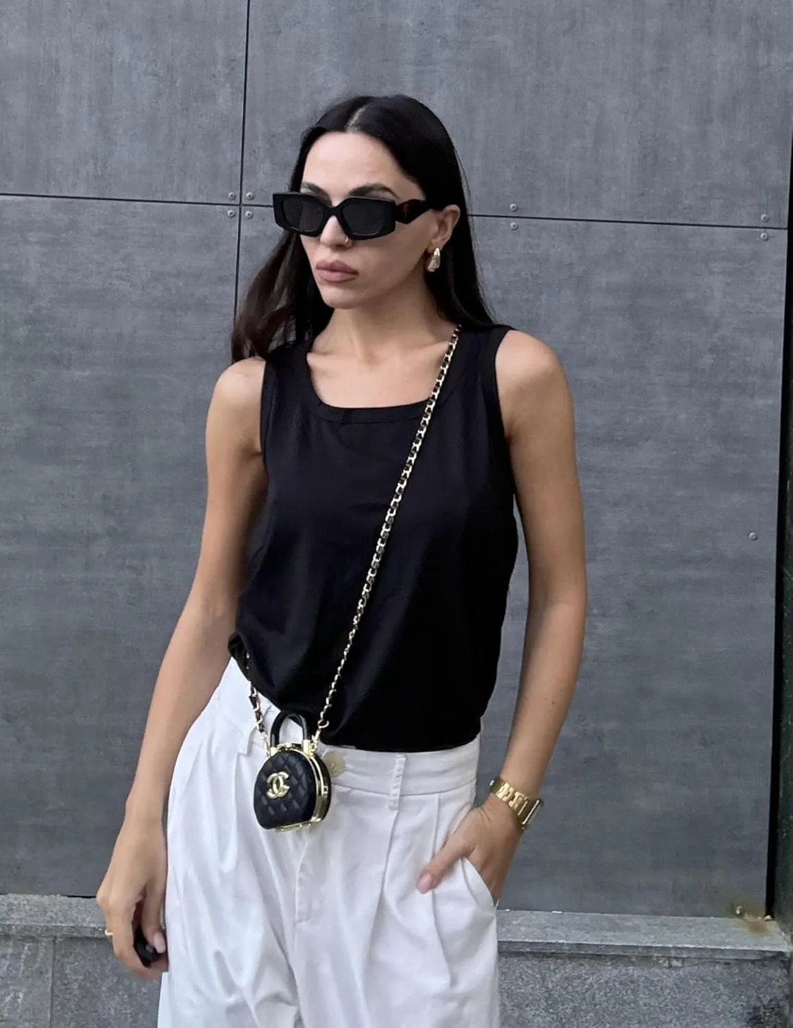 Zeagoo Womens Loose Fit Tank Tops Summer Scoop Neck Tops Casual Flowy Sleeveless Tunic Shirts 2025